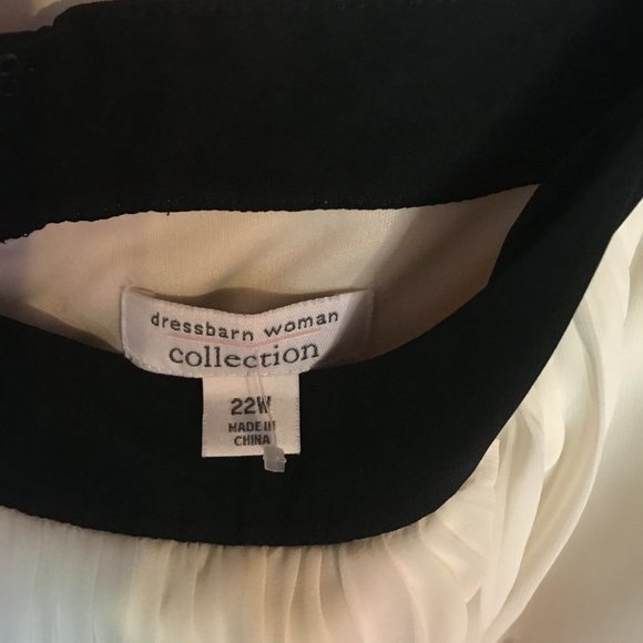 Ladies Formal Dress with black flower details - Picture 4 of 5